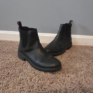 UGG Harrison Chelsea Leather Boot Ankle Black Waterproof 9